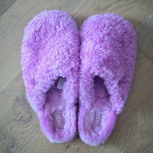 UGG Slippers💜